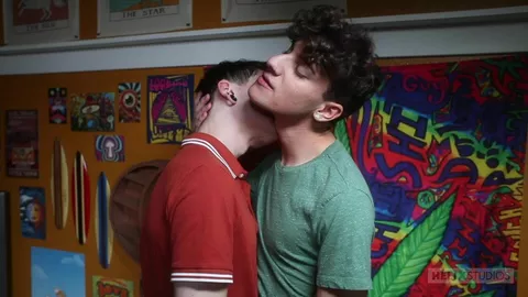 Pareja a distancia – Sebastian Cruz & Easton Gray