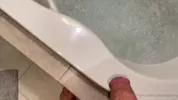 Caleb macht Flip-Fuck mit thedanyates im Jacuzzi