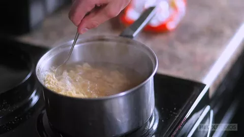 Nur Freunde? — Aiden Garcia, Noah Bentley