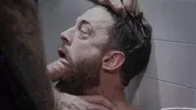 Le flic pervers *b*s* d'un détenu - Alpha Wolfe & Drew Sebastian