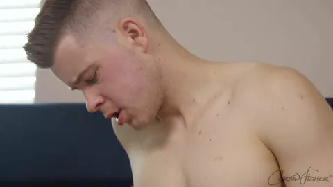 Adriano fickt Jared (bareback)