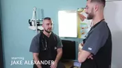Meio-irmãos brincam de médico – Jake Alexander & Jax Atwell (bareback)