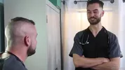 Meio-irmãos brincam de médico – Jake Alexander & Jax Atwell (bareback)