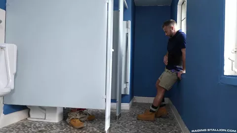 Polvo en el baño – Jim Fit & Colby Melvin