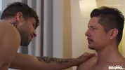Eles adoram ser comidos na frente do namorado submisso