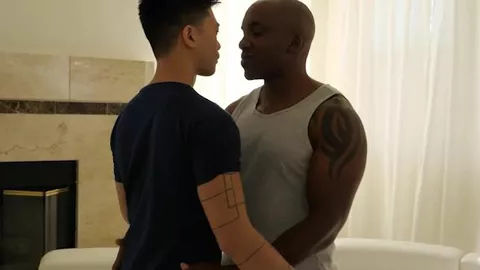 Jong Master s’occupe de Smash Thompson (bareback)