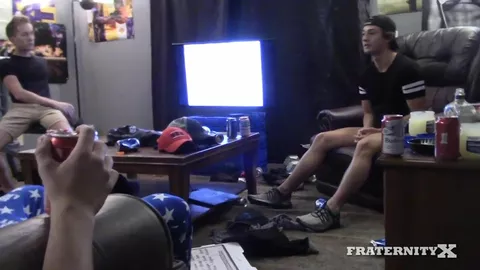 Fessel die Schlampe (Bareback)