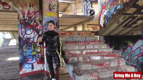 Banlieusards excités – Casper Ivarsson & Jack Flynn