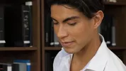 Alpha Wolfe fa lavorare sodo Alfonso Osnaya