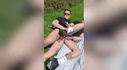 Pareja belga folla al aire libre