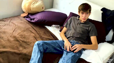 Garoto fodido por um urso peludo