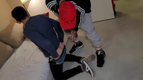 Pegação quente com um macho do Grindr