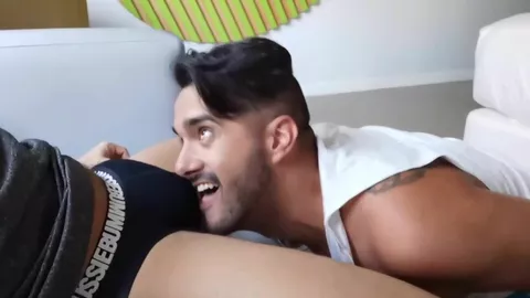 Uno succhiacazzi che ama il cazzo