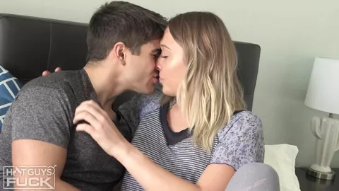 Ce beau gosse sportif a giclé deux fois dans la chatte de sa meuf !