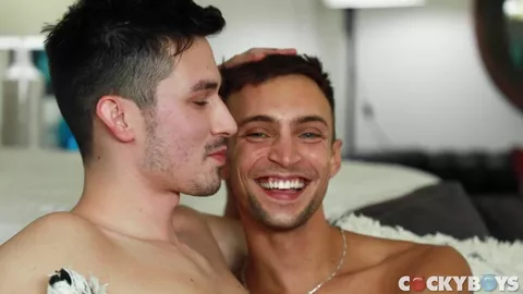 Ari Avanti & Kane Fox (bareback)