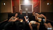 Un cazzo nel secchio dei popcorn! — Joey Mills & Felix Fox
