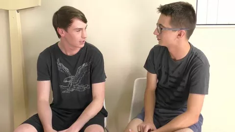 Ils baisent à l'infirmerie du lycée — Caleb Locke, Liam Addison