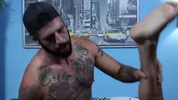 Défourailleur avec une énorme bite — Justin Eros & Romeo Davis