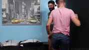 Défourailleur avec une énorme bite — Justin Eros & Romeo Davis