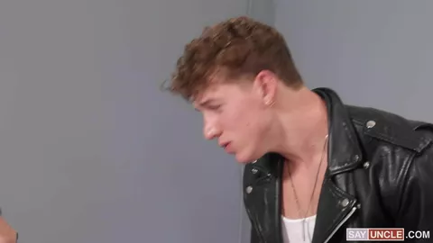 Baisé par le bad boy de la classe en retenue — Shae Reynolds & Felix Fox