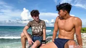 Flirt coquin sur la plage (avec le sexy Joe Dave)
