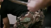 Motus et bouche cousue – Elliot Finn baise le soldat Justin Matthews dans leur chambrée