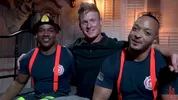 Roman Eros aspergé de sperme dans un fantasme de pompiers sexy