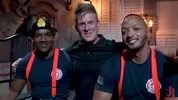 Roman Eros aspergé de sperme dans un fantasme de pompiers sexy