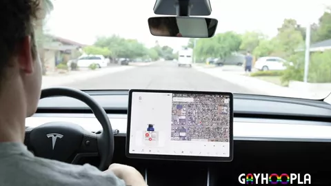 L’auto-stoppeur Thomas Rosewood se fait baiser par Kane Hardy