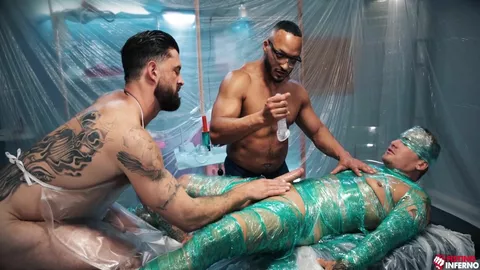 Mummificato e scopato — Dillon Diaz, Alpha Wolfe & Isaac X