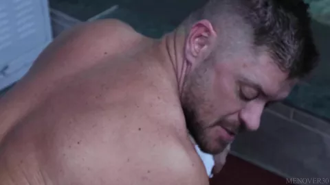 Reniflage et dosage anal dans les vestiaires — Jack Andy & Alex Tikas