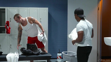 Odore di cazzo negli spogliatoi della palestra — Isaac X, Jake Waters