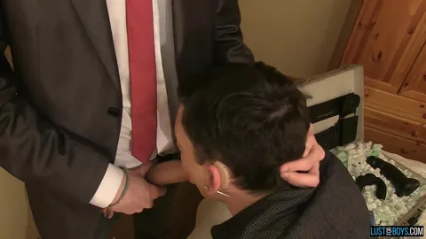 Bareback im Hotel mit jungen Verkäufern — Aaron Aurora, Ethan White & James Daniels