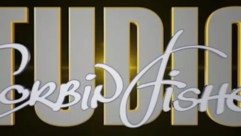 El culo de Noah queda destrozado