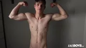 Daniel Donovan – Flex Muscle