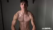 Daniel Donovan – Flex Muscle
