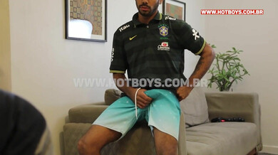 Excité par le cul de mon beau-père qui fait des squats — Alex, Ryan, Jhonatan Coimbra