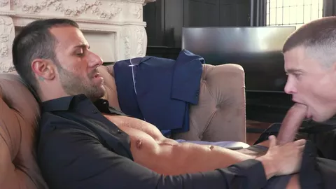 Gustavo Cruz dilata a Ruslan Angelo con juguetes