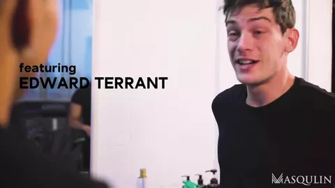 Sa croupe pour une coupe de cheveux — Edward Terrant & Milo Madera