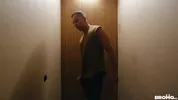 Sexe dur et bestial au gloryhole — Bo Sinn & Milo Madera