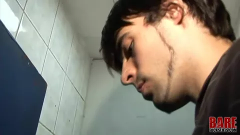 Polvo rápido en el baño — Daniel Jassett, Jayden Middleton