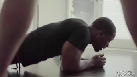 Il coach DeAngelo Jackson seduce Dante Colle