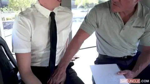 JH baisé dans une fourgonnette