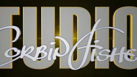 Palle piene pronte a esplodere e sparare nel suo buco