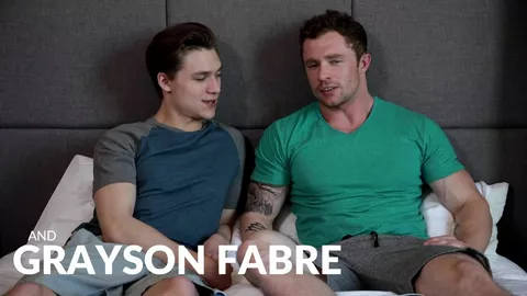 Venera um garanhão rola grossa — Markie More & Grayson Fabre