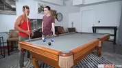 Défoncé sur la table de billard — Jax Thirio & Troye Jacobs