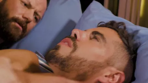 Sargento Miles domina Valentin Amour