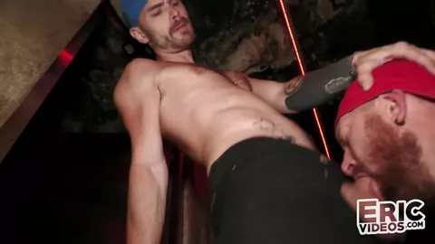 Sub am Gloryhole durchgenommen – Archie S & Jeremy Lemercier