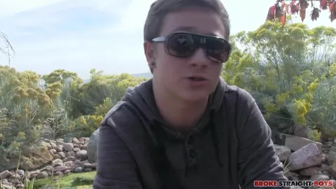 Pegação ao ar livre — Dakota Ford & Brody Lasko