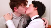 Bem-vindo ao hotel! O bellboy vai cuidar de você — Spencer Locke & Reece Jackson